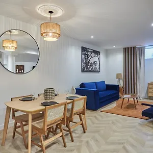 Duplex Center Of By Prestige Parigi
